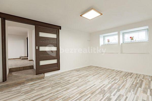 Predaj bytu 2-izbový 64 m², Družstevní, Chýně