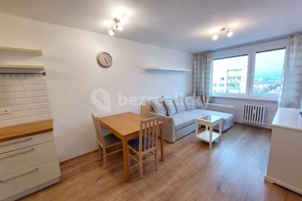 Prenájom bytu 2-izbový 43 m², Ciolkovského, Praha Prenájom bytu 2-izbový 43 m², Ciolkovského, Praha