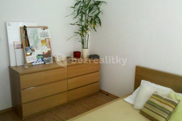Prenájom bytu 2-izbový 40 m², Pannónska, Svätý Jur, Bratislavský kraj