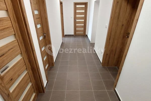 Prenájom bytu 3-izbový 93 m², Mostecká, Vsetín Prenájom bytu 3-izbový 93 m², Mostecká, Vsetín