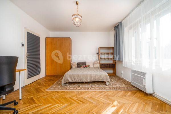 Prenájom bytu 2-izbový 130 m², Jiřinková, Praha