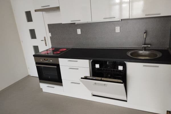 Prenájom bytu 2-izbový 61 m², Hrubínova, Litoměřice Prenájom bytu 2-izbový 61 m², Hrubínova, Litoměřice