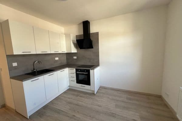 Prenájom bytu 2-izbový 40 m², V Zahradách, Hlavní město Praha Prenájom bytu 2-izbový 40 m², V Zahradách, Hlavní město Praha