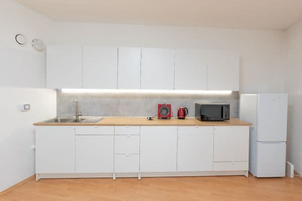 Prenájom bytu Garsoniéra 36 m², Mickiewiczova, Bratislava - mestská časť Staré Mesto Prenájom bytu Garsoniéra 36 m², Mickiewiczova, Bratislava - mestská časť Staré Mesto