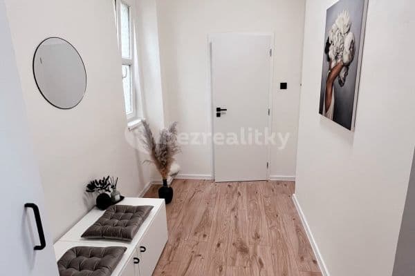 Prenájom bytu 2-izbový 48 m², Kovářská, Praha Prenájom bytu 2-izbový 48 m², Kovářská, Praha