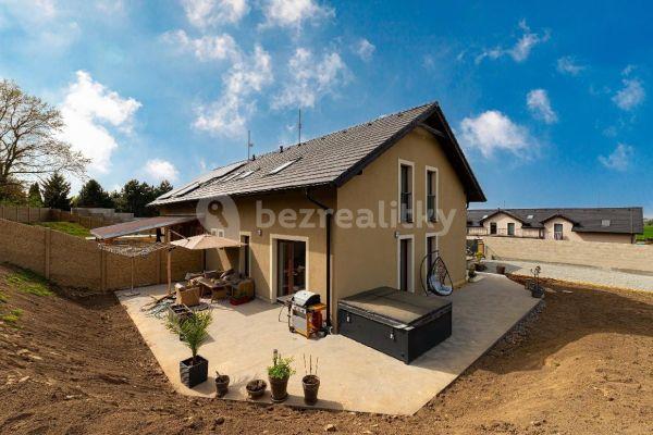 Predaj domu 200 m², pozemek 1.461 m², Pod Skalkou, Chomutovice