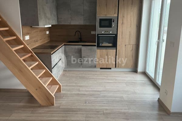 Prenájom bytu 3-izbový 70 m², Syrovice Prenájom bytu 3-izbový 70 m², Syrovice