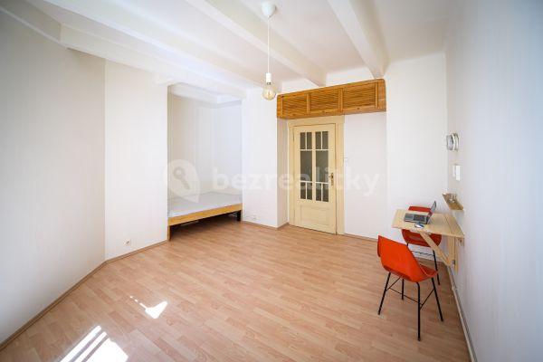 Prenájom bytu 1-izbový 35 m², Podskalská, Hlavní město Praha
