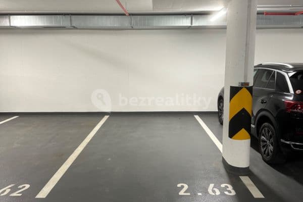 Prenájom garáže 14 m², Oktábcových, Praha Prenájom garáže 14 m², Oktábcových, Praha