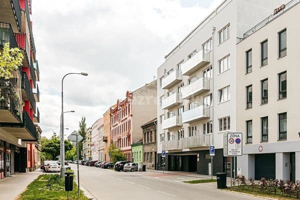 Prenájom bytu 1-izbový 28 m², Poděbradova, Brno