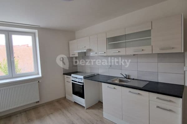 Prenájom bytu 3-izbový 55 m², Bratrská, Bystřice nad Pernštejnem Prenájom bytu 3-izbový 55 m², Bratrská, Bystřice nad Pernštejnem