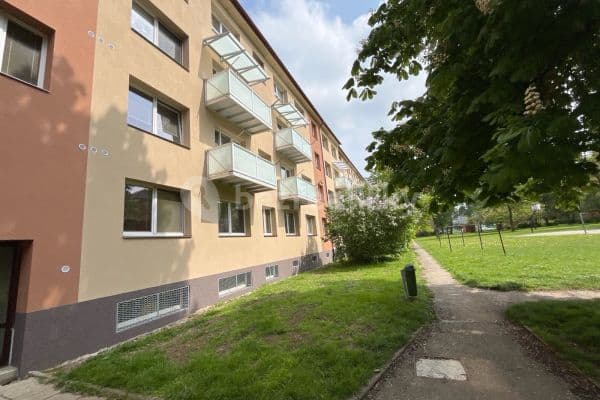 Prenájom bytu 3-izbový 66 m², Národní třída, Havířov, Moravskoslezský kraj
