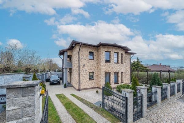 Predaj domu 172 m², pozemek 617 m², Pod Hájem, Přezletice Predaj domu 172 m², pozemek 617 m², Pod Hájem, Přezletice