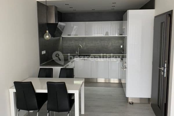 Prenájom bytu 2-izbový 52 m², Pod Vinicí, Pardubice, Pardubický kraj