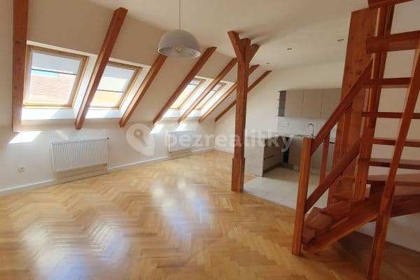 Prenájom bytu 4-izbový 130 m², Blodkova, Praha