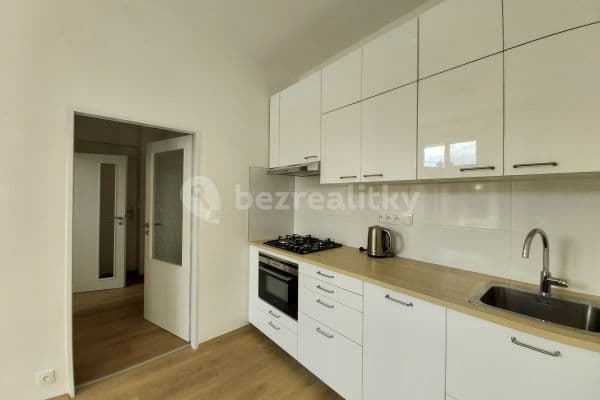 Prenájom bytu 2-izbový 48 m², Sokolovská, Hlavní město Praha