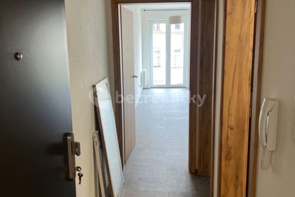 Prenájom bytu 1-izbový 33 m², Plzeňská, Hlavní město Praha