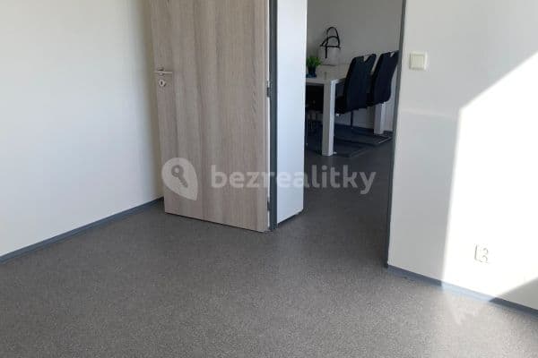 Prenájom bytu 2-izbový 35 m², Veverkova, Hradec Králové