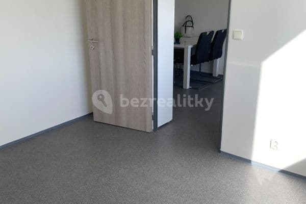 Prenájom bytu 2-izbový 35 m², Veverkova, Hradec Králové Prenájom bytu 2-izbový 35 m², Veverkova, Hradec Králové