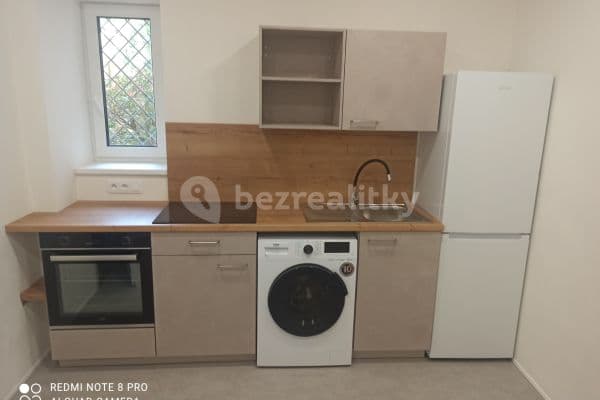 Prenájom bytu 1-izbový 40 m², Vančurova, Tábor Prenájom bytu 1-izbový 40 m², Vančurova, Tábor