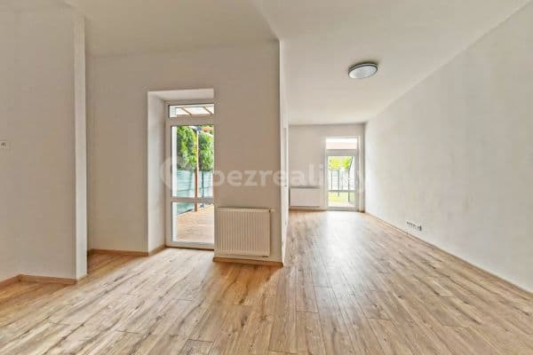 Predaj bytu 2-izbový 63 m², Lipová, 