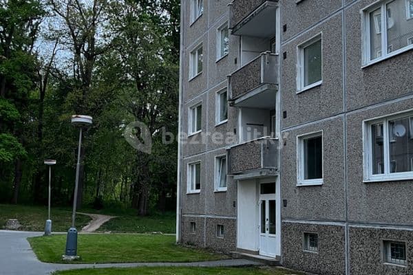 Prenájom bytu 1-izbový 40 m², Hutnická, Chomutov, Ústecký kraj