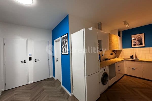 Prenájom bytu 3-izbový 15 m², Bulharská, Praha, Praha