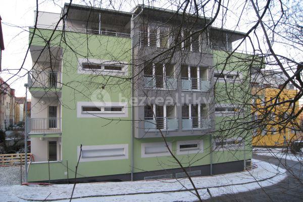 Prenájom bytu 3-izbový 95 m², Lovčenská, Praha