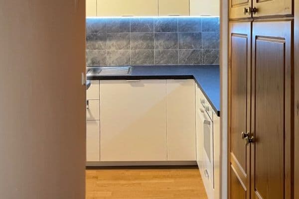 Prenájom bytu 3-izbový 91 m², Na Křivce, Praha Prenájom bytu 3-izbový 91 m², Na Křivce, Praha