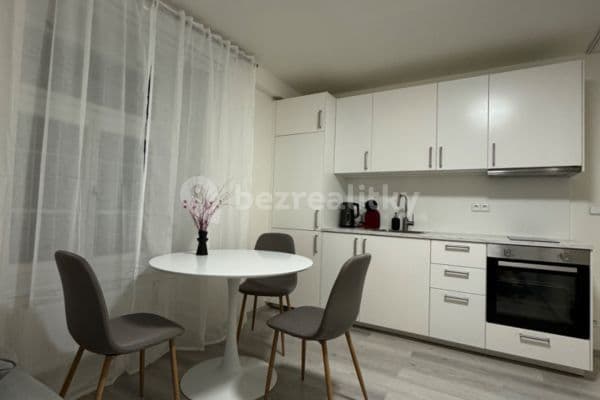 Prenájom bytu 2-izbový 39 m², Podskalská, Hlavní město Praha