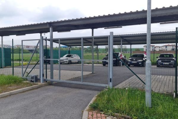 Prenájom garáže 10 m², Želetická, Praha Prenájom garáže 10 m², Želetická, Praha