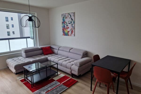 Prenájom bytu 2-izbový 55 m², Kolbenova, Praha Prenájom bytu 2-izbový 55 m², Kolbenova, Praha