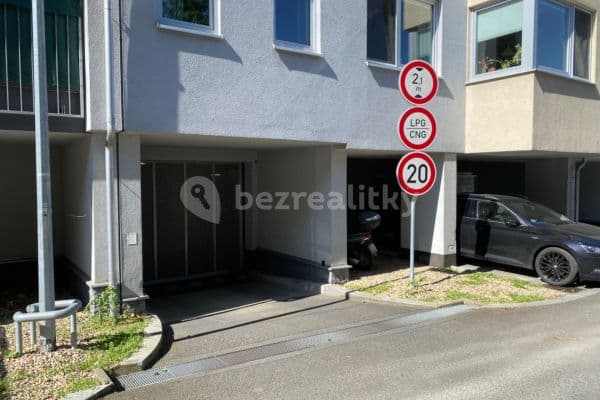 Prenájom garáže 12 m², Jednořadá, Praha, Praha Prenájom garáže 12 m², Jednořadá, Praha, Praha