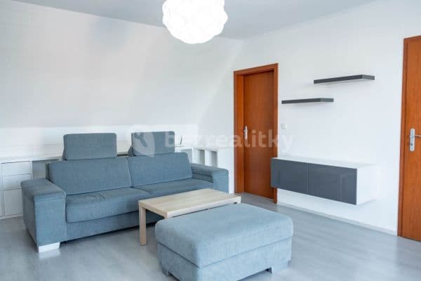 Prenájom bytu 3-izbový 65 m², Průběžná, Nupaky Prenájom bytu 3-izbový 65 m², Průběžná, Nupaky