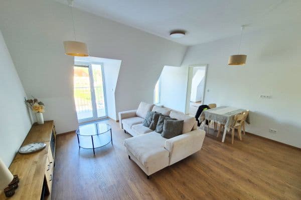 Prenájom bytu 2-izbový 65 m², Týmlova, Praha Prenájom bytu 2-izbový 65 m², Týmlova, Praha