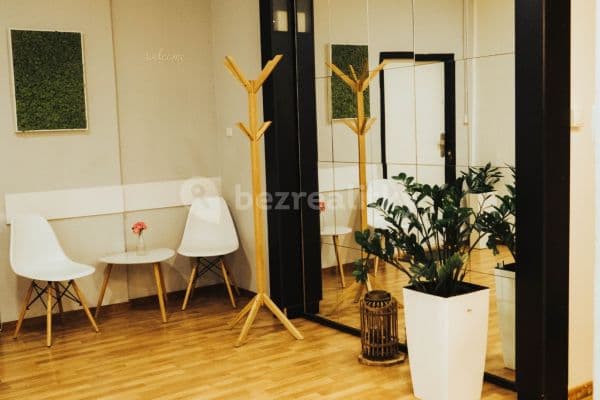 Prenájom kancelárie 25 m², Husova, Brno Prenájom kancelárie 25 m², Husova, Brno