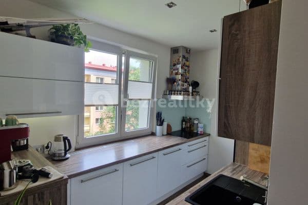 Prenájom bytu 2-izbový 55 m², Plaňanská, Praha Prenájom bytu 2-izbový 55 m², Plaňanská, Praha