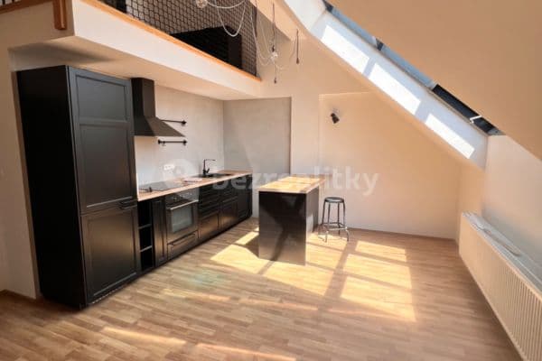 Prenájom bytu 3-izbový 70 m², 28. pluku, Hlavní město Praha Prenájom bytu 3-izbový 70 m², 28. pluku, Hlavní město Praha