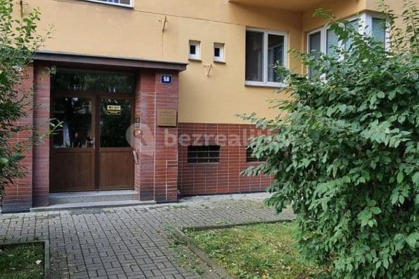 Prenájom bytu 2-izbový 71 m², 28. pluku, Hlavní město Praha Prenájom bytu 2-izbový 71 m², 28. pluku, Hlavní město Praha