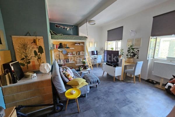 Prenájom bytu 1-izbový 37 m², Peckova, Praha Prenájom bytu 1-izbový 37 m², Peckova, Praha