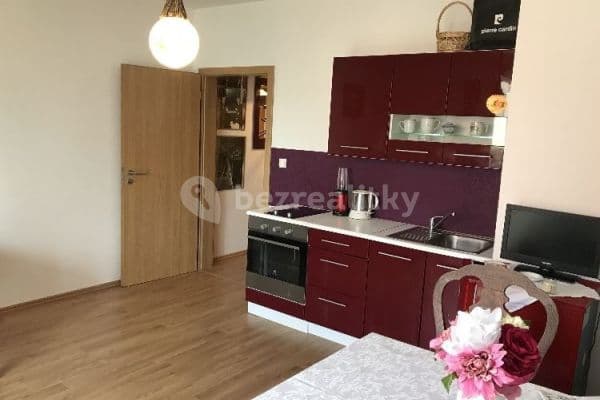 Prenájom bytu 1-izbový 32 m², Žitná, Hostivice Prenájom bytu 1-izbový 32 m², Žitná, Hostivice