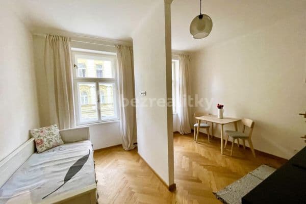 Prenájom bytu 1-izbový 27 m², Černomořská, Praha Prenájom bytu 1-izbový 27 m², Černomořská, Praha