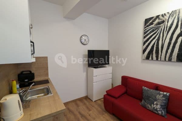 Prenájom bytu Garsoniéra 19 m², Suchdolské náměstí, Praha Prenájom bytu Garsoniéra 19 m², Suchdolské náměstí, Praha