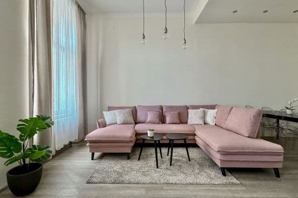 Prenájom bytu 133 m², Španělská, Praha Prenájom bytu 133 m², Španělská, Praha