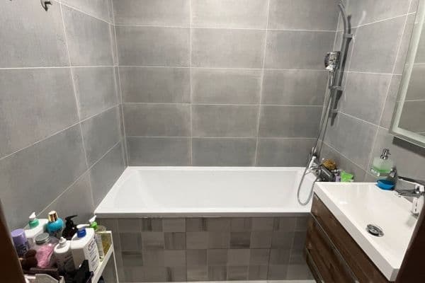 Prenájom bytu 3-izbový 70 m², Herálecká Ⅲ, Praha Prenájom bytu 3-izbový 70 m², Herálecká Ⅲ, Praha