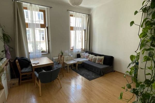 Prenájom bytu 1-izbový 32 m², Jeronýmova, Praha Prenájom bytu 1-izbový 32 m², Jeronýmova, Praha