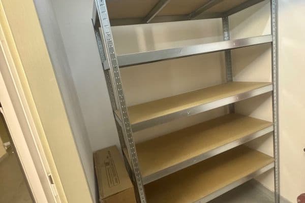 Prenájom nebytového priestoru 3 m², Děčínská, Praha Prenájom nebytového priestoru 3 m², Děčínská, Praha