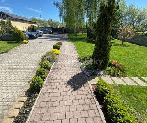 Prenájom bytu 1-izbový 40 m², Ďáblická, Praha Prenájom bytu 1-izbový 40 m², Ďáblická, Praha