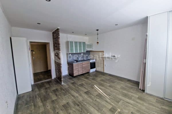 Prenájom bytu 2-izbový 42 m², Mšenská, Jablonec nad Nisou Prenájom bytu 2-izbový 42 m², Mšenská, Jablonec nad Nisou