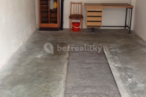 Prenájom garáže 18 m², Šrámkova, Brno Prenájom garáže 18 m², Šrámkova, Brno